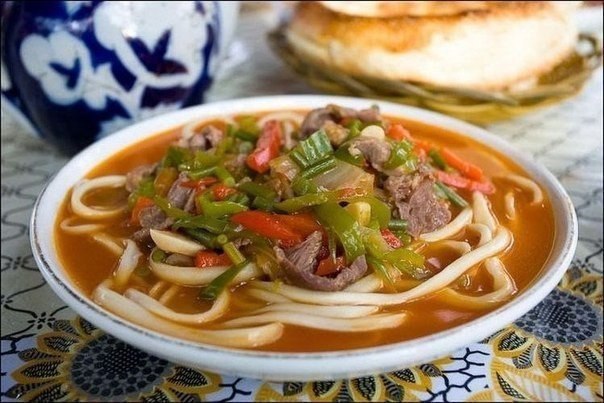 Вкусный Лагман.Ингредиенты:800 гр длинной вермишели700г мяса2 крупные луковицы2-3 морковитоматная ...