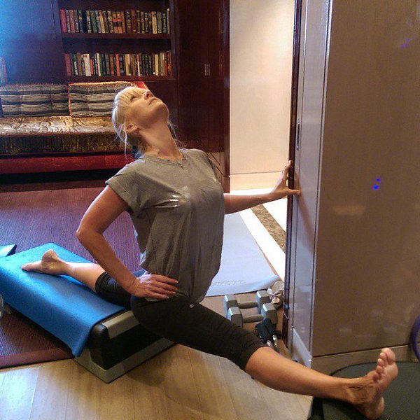 К концу тренировки стало совсем жарко. Растяжка на Power Plate - самое эффективное,что может быть, и ...