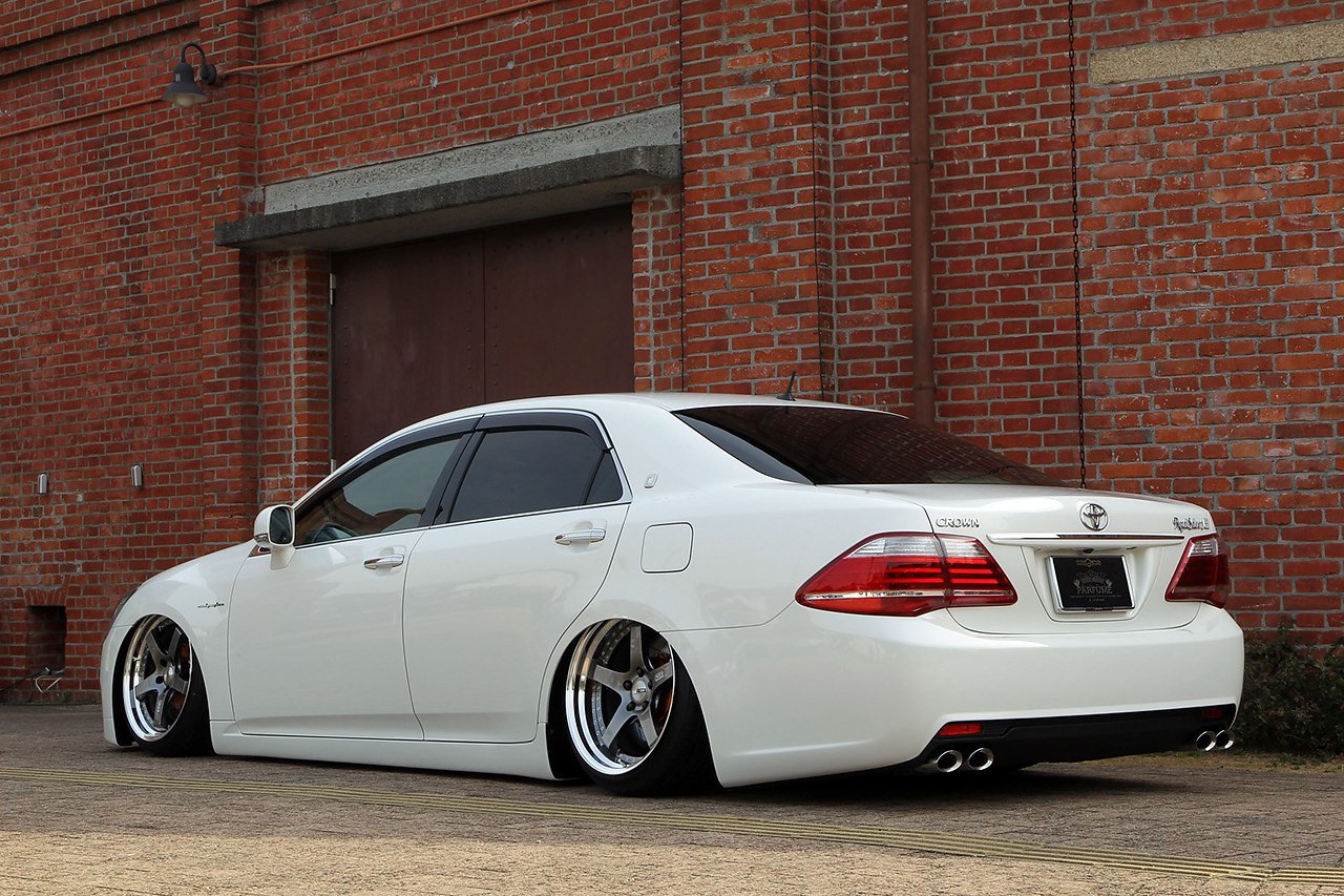 #toyota@autocult #crown@autocult - 3