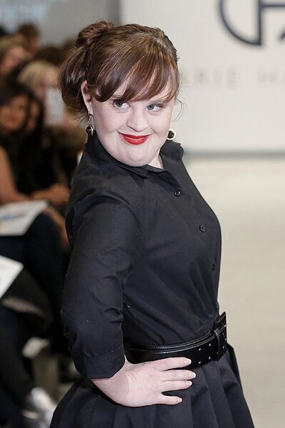        .     (Jamie Brewer), ...
