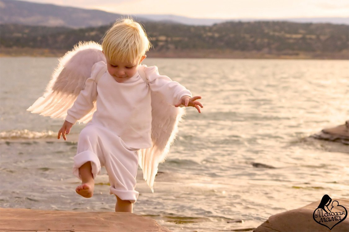 Доброта и человечность. Мотиваторы. Сэм гринер успешный малыш. Детские цитаты. Мальчик и девочка прикольные.