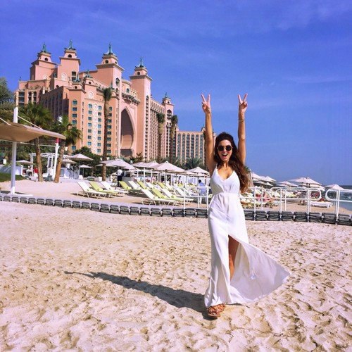   ,     : "WELCOME to Dubai".