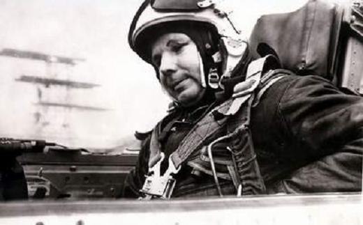 44 года со дня гибели. 27 марта 1968 года первый космонавт и летчик Юрий Гагарин разбился на ... - 4