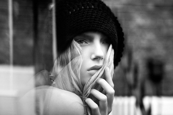    .    (Lachlan Bailey)   , ...