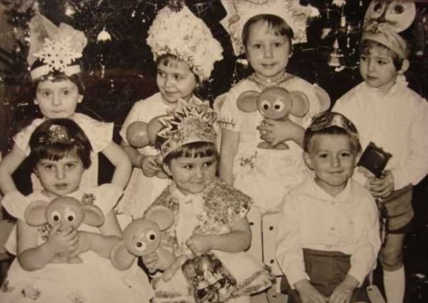 Когда запахнет хвоей с мандаринами.Я вспоминаю прошлые года.Они казались раньше очень ...