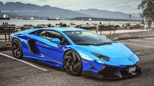 Lamborghini Aventador LP700-4.