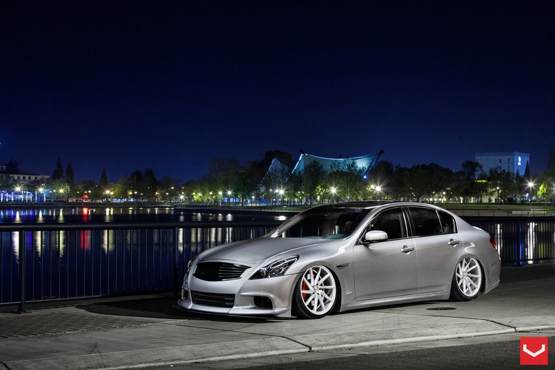 Infiniti G.