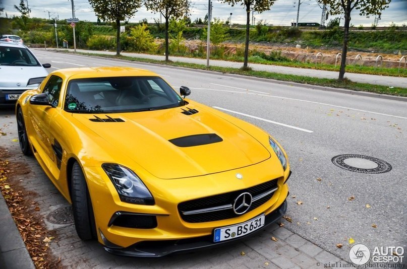 Mercedes-Benz SLS AMG Black Series - 2
