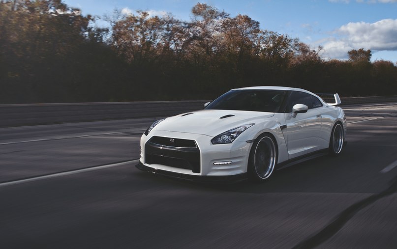 Nissan GT-R.