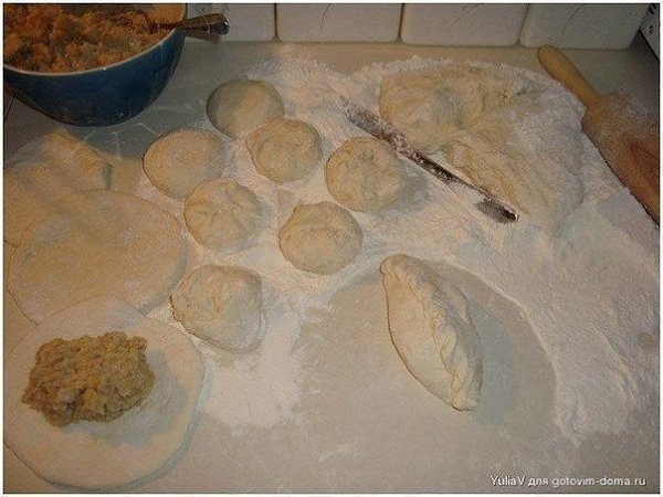 БЫСТРЫЕ ПИРОЖКИ С КАРТОШКОЙ И МЯСОМ.Ингредиенты:2 стакана сметаны (кефира, ряженки, простокваши)2 ... - 6