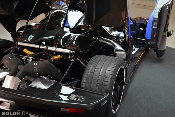 Koenigsegg Agera R BLT.5.0L V8: 1140 .. : 1200  : 390 ... - 5