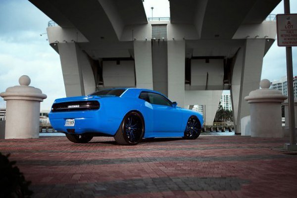 Dodge Challenger SRT8 - 2