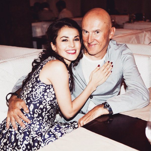 Сердечно поздравляю дорогого мне человека, уважаемого и обожаемого мной и миллионами - Игоря ...