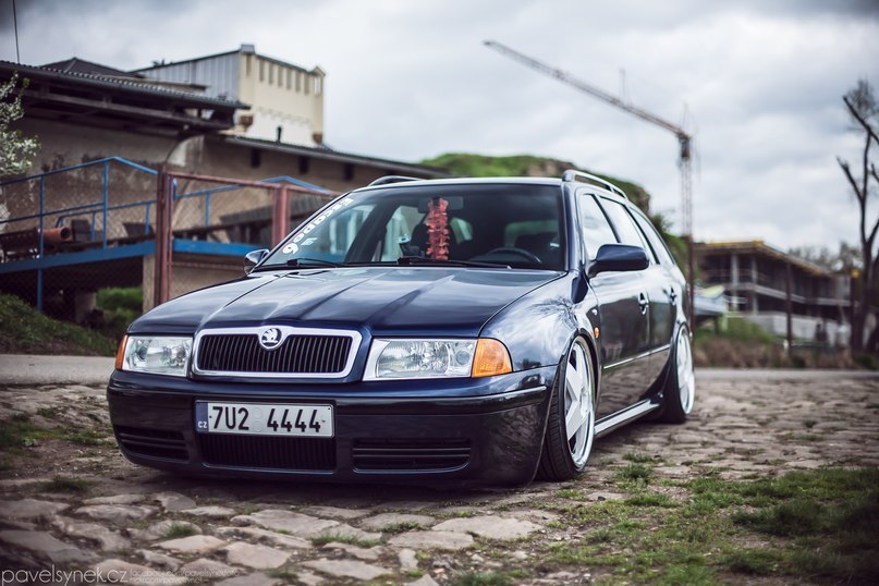 Skoda Octavia Combi.