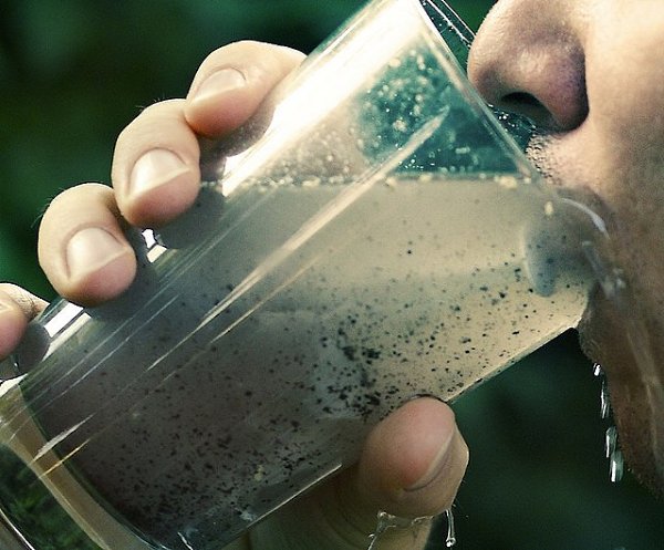 ПИТЬЕВАЯ ВОДА и ЗАБОЛЕВАНИЯ. "80% своих болезней мы выпиваем». Луи Пастер. Питьевая вода - это ...