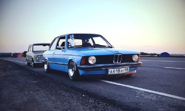 BMW E21 - 2