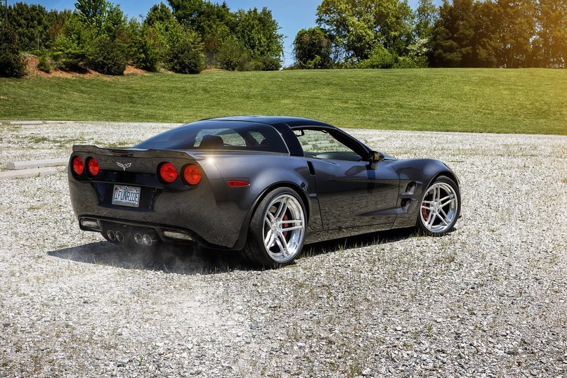 Chevrolet Corvette ZR1. - 6