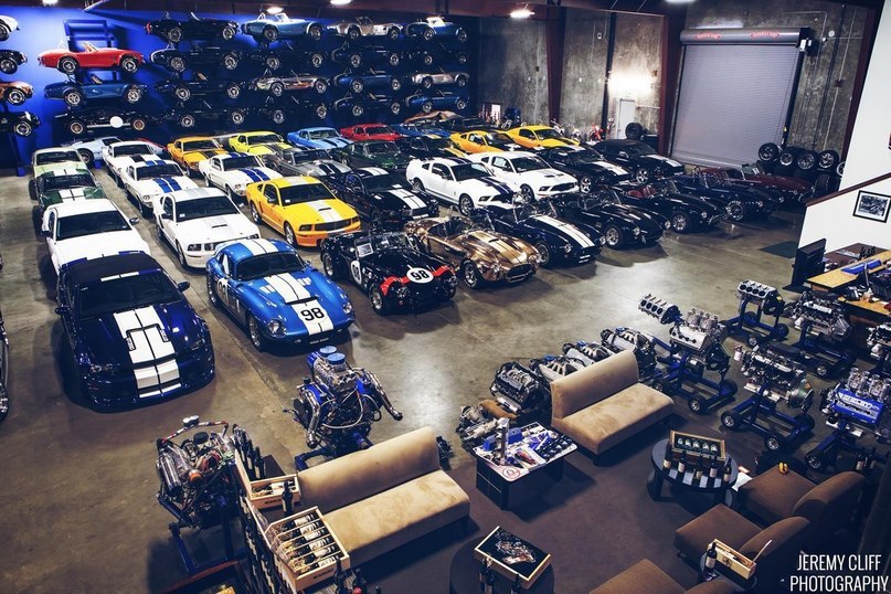 Nice garage. ,  .