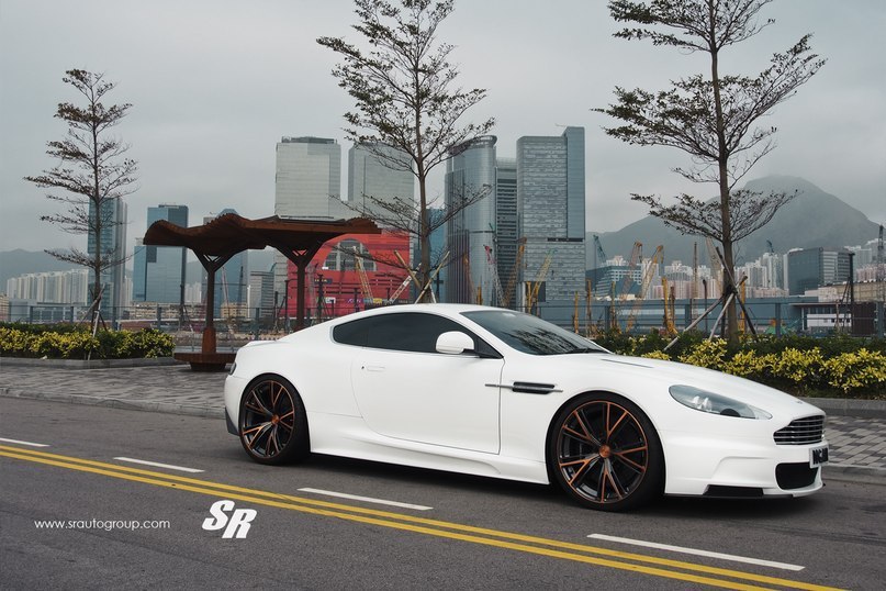 Aston Martin DBS. - 7