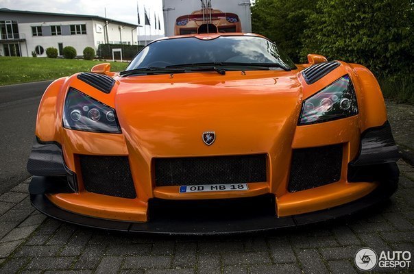 Gumpert Apollo асфальт 5