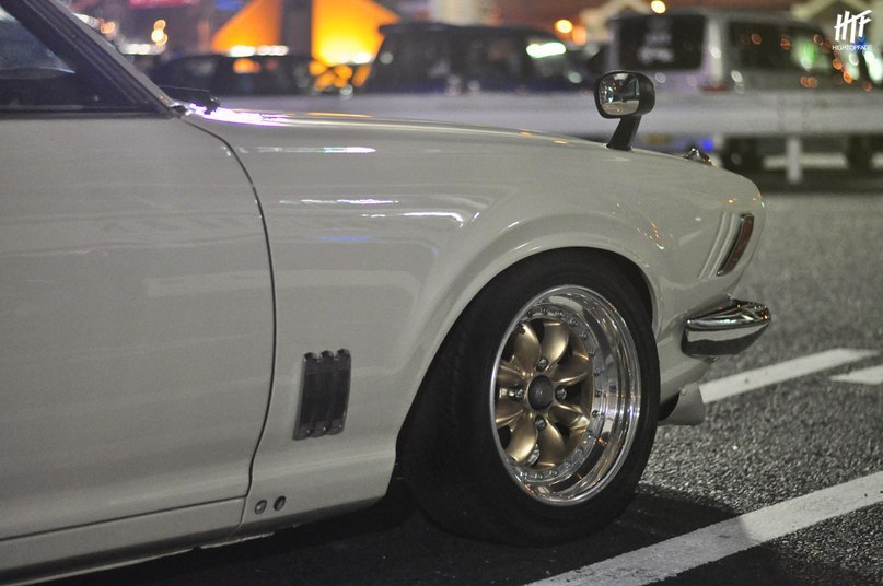 Datsun Bluebird 2000 GTX. - 4