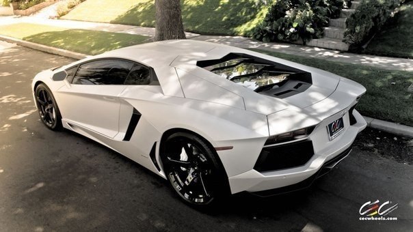 Lamborghini Aventador - 5