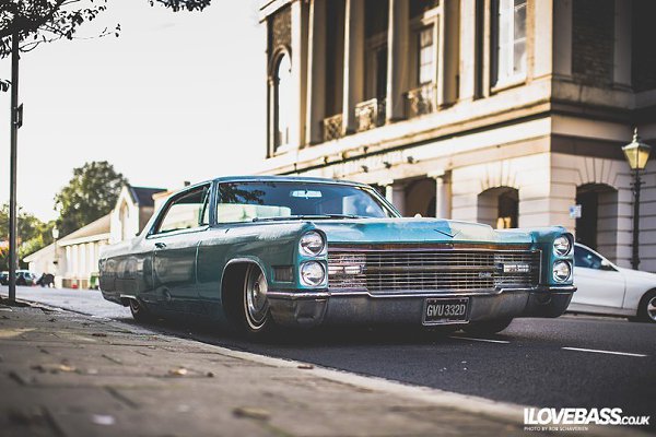 Cadillac De Ville. - 3