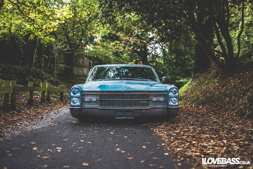 Cadillac De Ville.