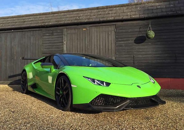 Lambo Huracan by Oakley Design