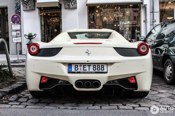 Ferrari 458 Spider - 8