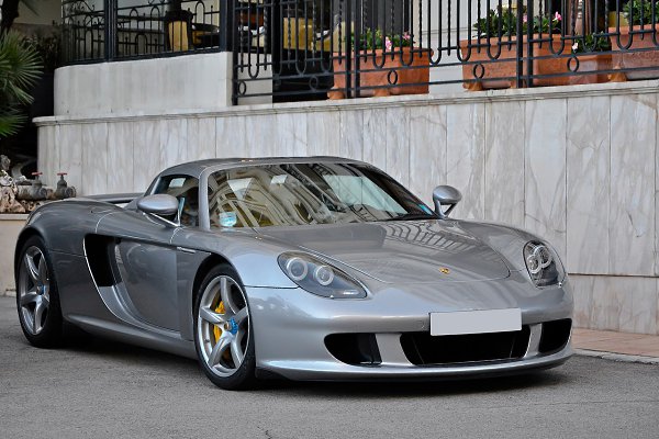 Porsche Carrera GT (2003).: 45.5 . : 5.7 L , V10 ATMO: 611 / ...