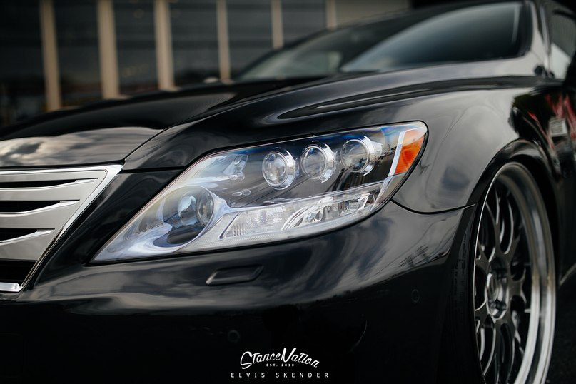 Lexus LS460L. - 4