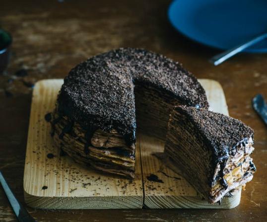 Блинный торт с шоколадным кремом.Для того чтобы приготовить блинный торт с шоколадным кремом, вам ...