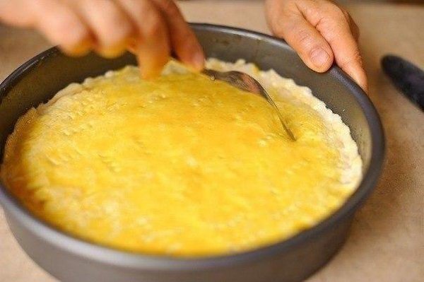 Лимонный, очень нежный пирог.Ингредиенты:Сметана - 250 гСливочное масло - 110 гСода - 1/2 чайной ... - 9