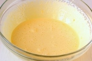 Бисквит шоколадный в мультиварке.Его еще называют «шоколад на кипятке», или шоколадный бисквит, ... - 4