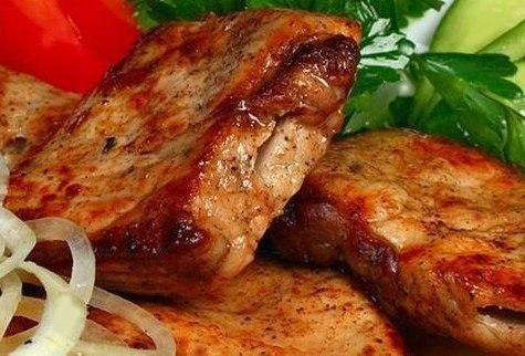 Вкусный, сочный, ароматный шашлык в мультиварке. Ингредиенты: - 1 кг мяса (телятина, свинина, филе ...