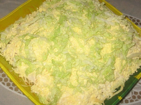 Салат "Лебединый пух" 2 сваренных в кожуре и очищенных картофеля - 1 шт. лук — 200г ...