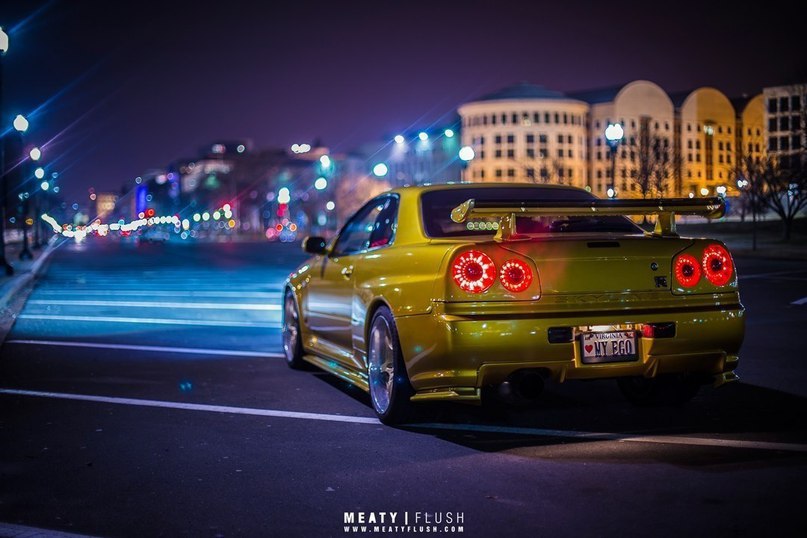 Skyline GTR 34 ночной город