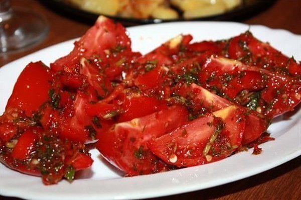 Помидоры по-корейски.На следующий день еще вкуснее! Вам потребуется:2 кг помидор порезать крупно ...
