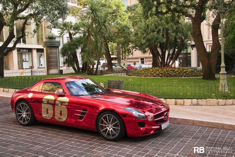 Mercedes-Benz SLS AMG