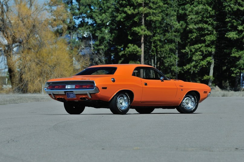 Dodge Challenger R/T - 3