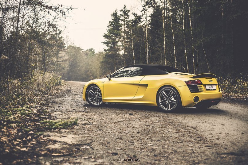 Audi R8 V10 Spyder. - 4