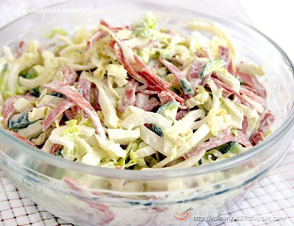 ТОП-10 САМЫХ БЫСТРЫХ САЛАТОВ! 1. Салатик из крабовых палочек с помидорами Продукты: - Крабовые ... - 6