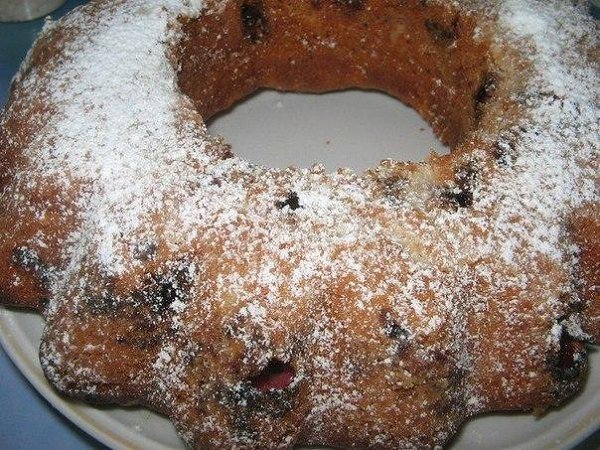 Кекс с вишней и маком.Ингредиенты:Яйца - 2 шт.Сахар - 90 гМука - 125 гРазрыхлитель - 1 ч. л.Ваниль - ... - 8
