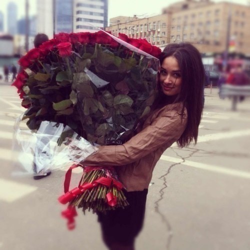 Я нaглыx пapнeй люблю...кoтopыe дoбивaтьcя yмeют...a нe cдaютcя пpи пepвoм