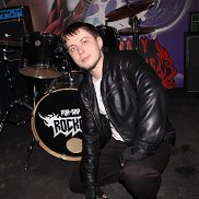 ������, 33 ����, �����