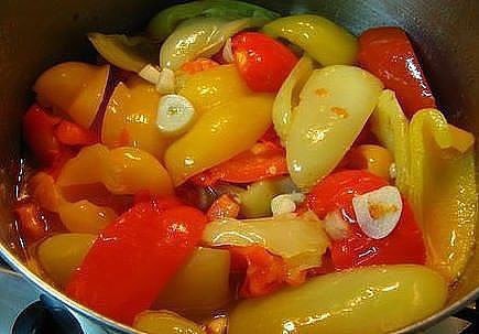 ПЕРЕЦ МАРИНОВАННЫЙ ПОЛОВИНКАМИ ЗА 15 МИН.-5 кг красного мясистого болгарского перцаДля маринада:-1 ...