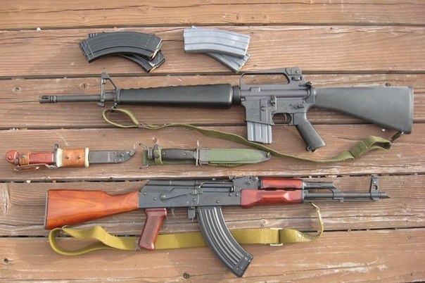 Немного об оружии.М16 – Клинит, когда грязнаяAK47 – Работает, когда грязныйТрехлинейка – Не была ...