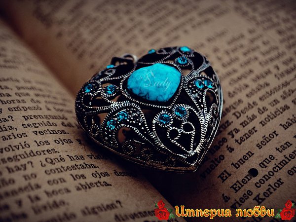 Люди возвращаются из прошлого.В самый неожиданный момент.Даже, когда тропы запорошены,И когда на ...