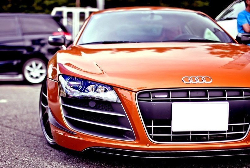 Audi R8.